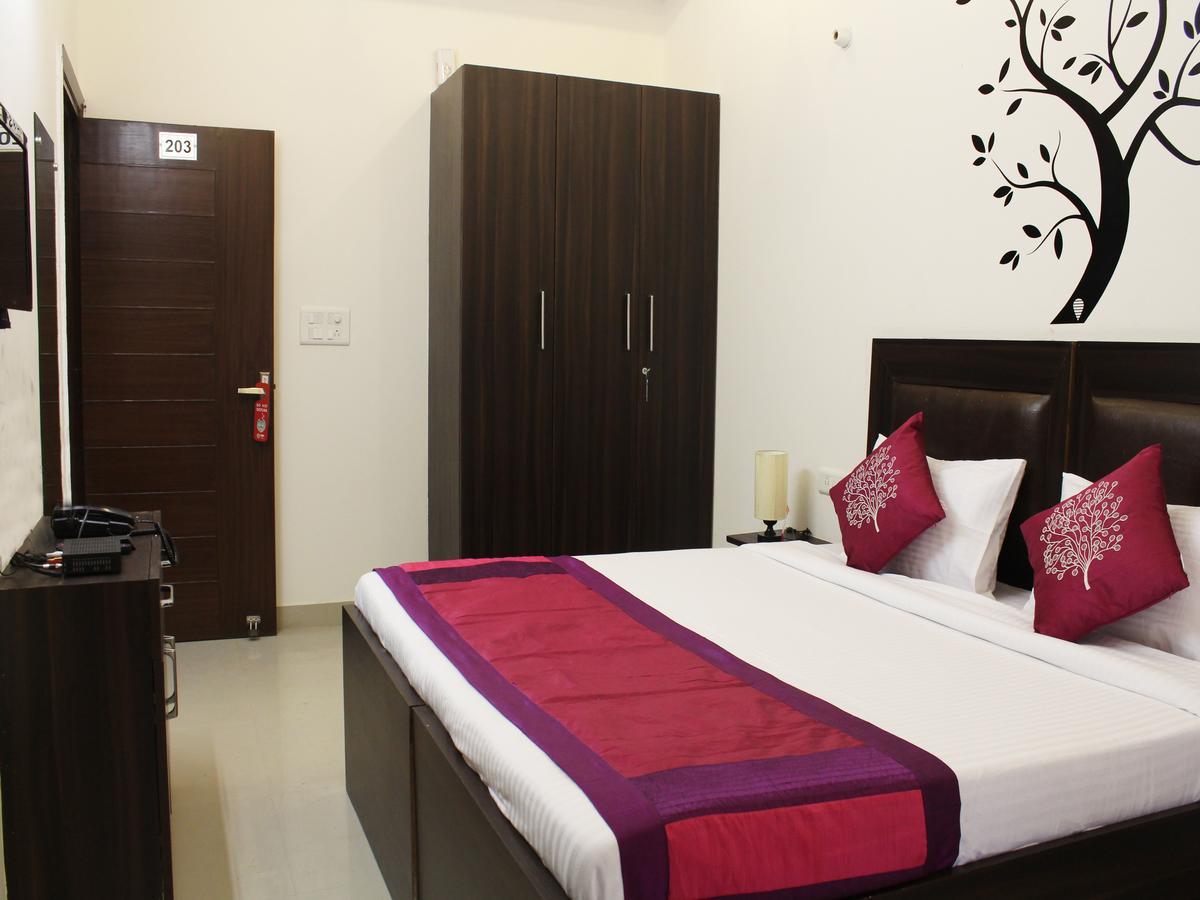Oyo 2384 Hotel Epic Inn Gurgaon Ngoại thất bức ảnh