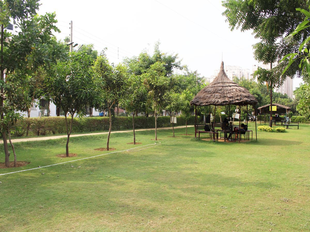 Oyo 2384 Hotel Epic Inn Gurgaon Ngoại thất bức ảnh